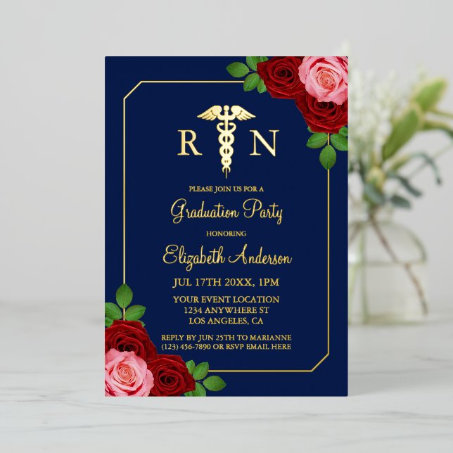 Invitación Con Relieve Metalizado Graduación de Enfermería (Anverso de pie)