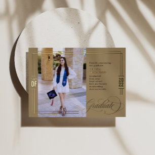 Invitación Con Relieve Metalizado Graduación de guiones clásicos verde y Relieve met