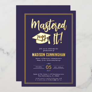 Invitación Con Relieve Metalizado Graduación de Maestría Dominada Moderna 