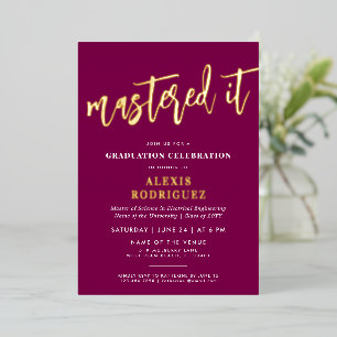 Invitación Con Relieve Metalizado Graduación de Maestría Moderna Dominada