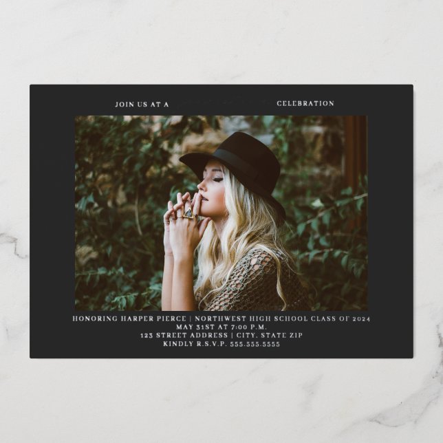 Invitación Con Relieve Metalizado Graduación Foto Línea Arte Gris Oscuro (Anverso)