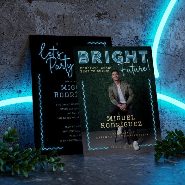 Invitación Con Relieve Metalizado Graduación fotográfica de Neon azul en el futuro b (Bright Future Blue Neon Grad Photo Graduation Foil Invitation)