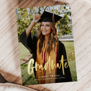 Invitación Con Relieve Metalizado Graduación fotográfica moderna de caligrafía simpl