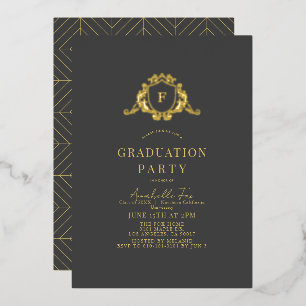 Invitación Con Relieve Metalizado Graduación gris oscuro en monograma Escudo de oro