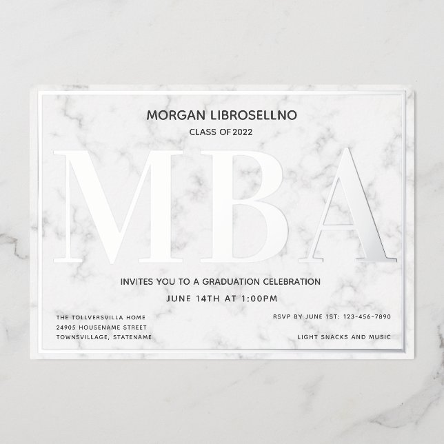 Invitación Con Relieve Metalizado Graduación MBA de Plata de Mármol (Anverso)