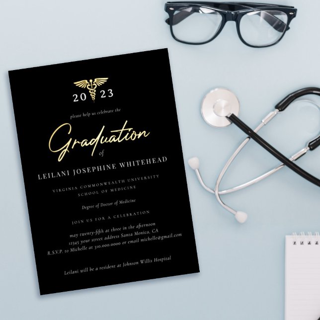 Invitación Con Relieve Metalizado Graduación médica moderna negra (Subido por el creador)