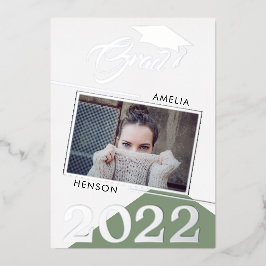 Invitación Con Relieve Metalizado Graduación Moderna en Verde Salvia con 2 Fotos