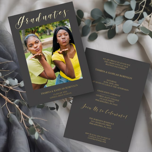 Invitación Con Relieve Metalizado Graduados Real Golden Modern Typography Photo (Graduates Real Golden Modern Typography Photo Metallic Foil Invitation Card with Envelope.)