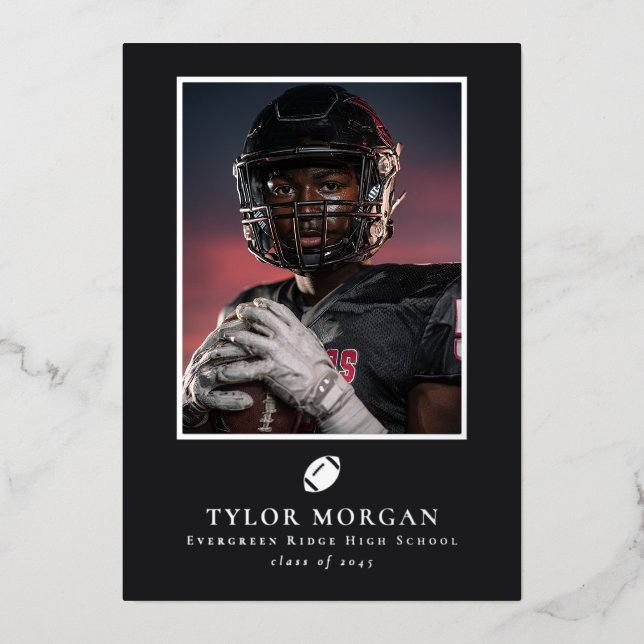 Invitación Con Relieve Metalizado Graduate Photo Football Graduation Announcement (Anverso)