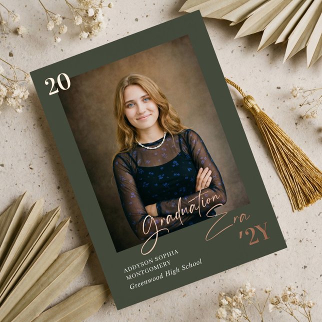 Invitación Con Relieve Metalizado Graduation Era Minimal Graduate Photo Announcement (Graduation Era Minimal Graduate Photo Announcement)