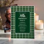 Invitación Con Relieve Metalizado Green Silver Geometric 70th Personalizado Birthday<br><div class="desc">Celebre un hito en un estilo brillante con esta elegante invitación de cumpleaños número 70 que presenta verdaderos acentos de Relieve metalizado. Con esta plantilla de personalizable puedes cambiar el número de cumpleaños así como todos los detalles y si quieres oro, oro rosa o Relieve metalizado plateado. Diseñada para aquellos...</div>
