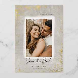 Invitación Con Relieve Metalizado Gris pintado y espuma dorada Salven la fecha