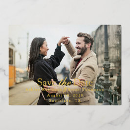 Invitación Con Relieve Metalizado Guarde la fecha con foto de la pareja