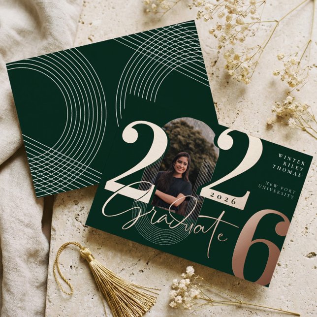 Invitación Con Relieve Metalizado Guión de Graduado Moderno 2026 Foto de Arco Concén (Modern Graduate Script 2026 Concentric Arch Photo Foil Invitation)
