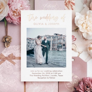 Invitación Con Relieve Metalizado Guión informal y foto Boda oro rosa