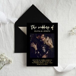 Invitación Con Relieve Metalizado Guión informal y foto en negro Boda dorada