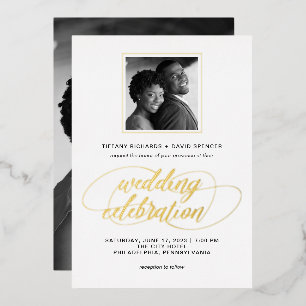 Invitación Con Relieve Metalizado Guión y foto elegantes   Boda dorada
