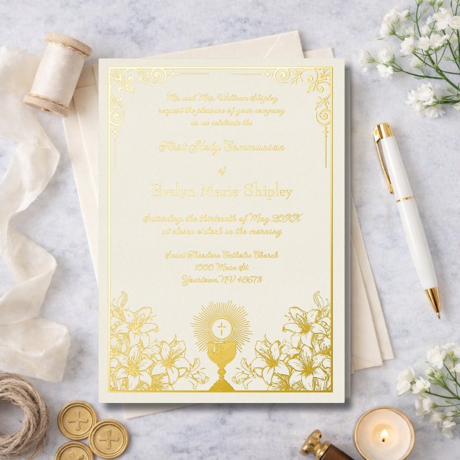 Invitación Con Relieve Metalizado Ivory Gold Chalice and Host First Holy Communion (Subido por el creador)