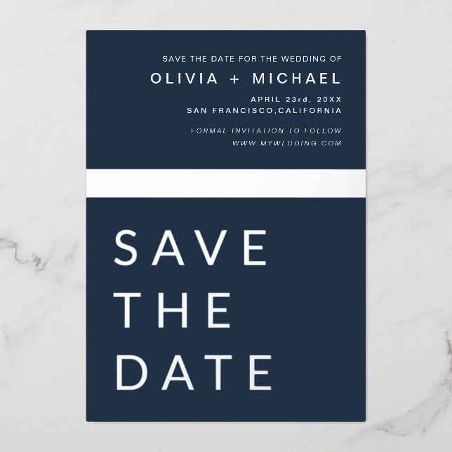 Invitación Con Relieve Metalizado La plata azul de la marina salva la fecha elegante (Anverso)
