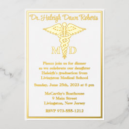 Invitación Con Relieve Metalizado Licenciatura en Medicina, Blanco/Oro