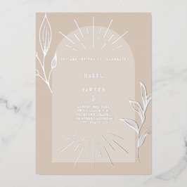 Invitación Con Relieve Metalizado Line Art Arch Botanical Tan
