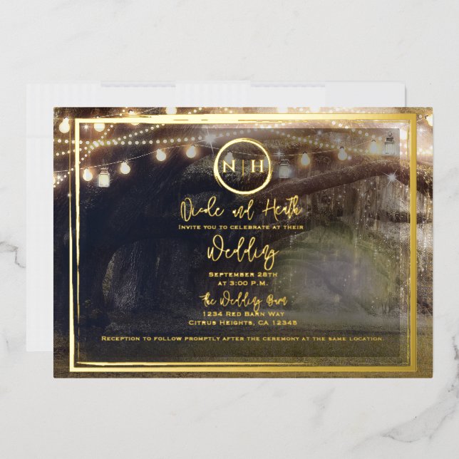Invitación Con Relieve Metalizado Luces de bosque brumoso Elegante boda moderna Dora (Sobre)