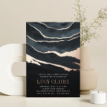 Invitación Con Relieve Metalizado Luxe Dark Marble Sweet Dieciséis Cumpleaños<br><div class="desc">Celénela con estas invitaciones de Relieve metalizado de moda que son perfectas para una dulce fiesta de cumpleaños de dieciséis años. El diseño de lujo está decorado con un fondo de mármol negro, gris y azul, con una vetina de Relieve metalizado dorado subió, y los detalles de su fiesta con...</div>