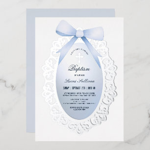 Invitación Con Relieve Metalizado Marco de plata vintage con lazo azul para bautizo