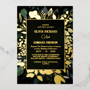 Invitación Con Relieve Metalizado Marco geométrico verde y follaje dorado dorado