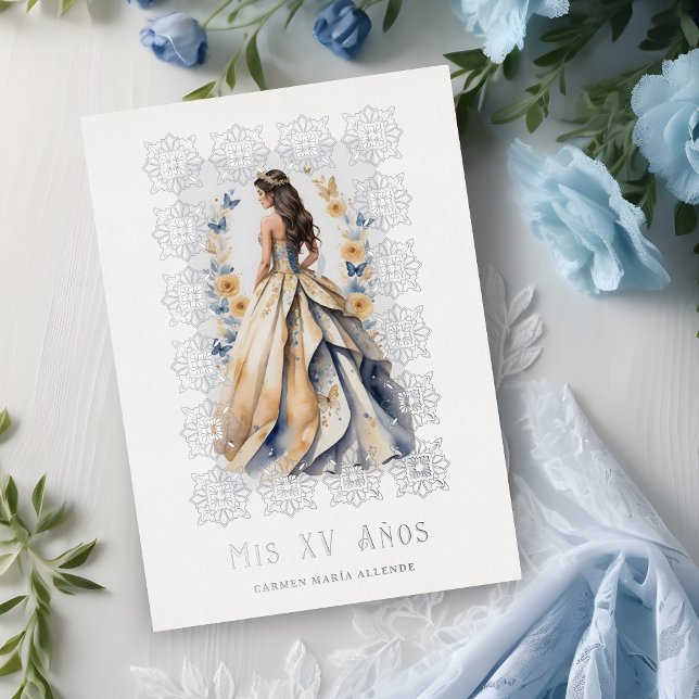 Invitación Con Relieve Metalizado Marco Ornato Plateado Glam Quinceañera Español (Spanish Glam Quinceañera Silver Ornate Frame Foil Invitation Card.)
