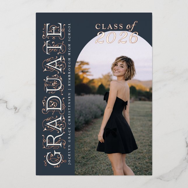 Invitación Con Relieve Metalizado Marfil Azul Marino Discreto Rosa Dorado de Graduac (Anverso)