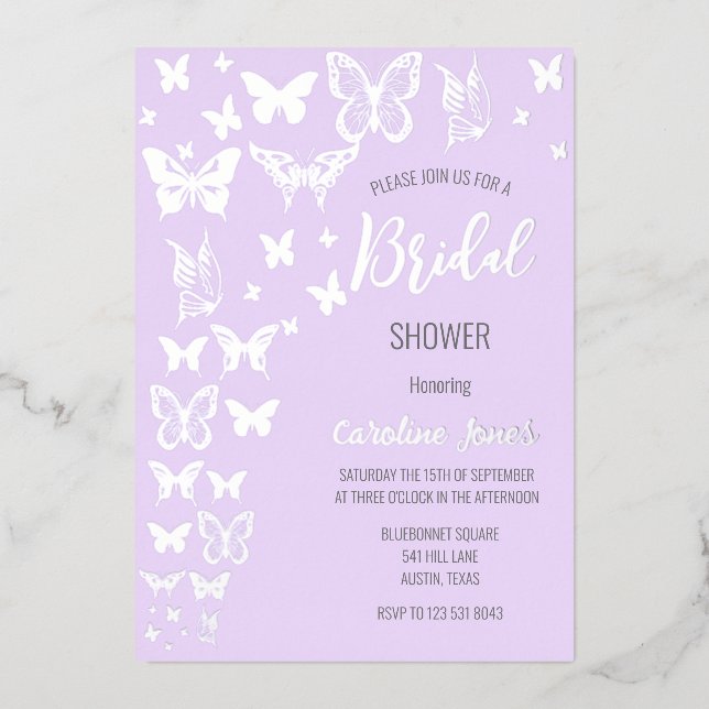 Invitación Con Relieve Metalizado Mariposas Lilac Relieve metalizado plateado púrpur (Anverso)