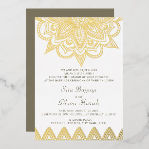 Invitación Con Relieve Metalizado Mehndi hindú elegante y sofisticado de boda en oro