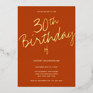 Invitación Con Relieve Metalizado Minimalista Cumpleaños 30 Naranja Quemado Dorado