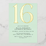 Invitación Con Relieve Metalizado Mint Green y Gold | Pastel dulce moderno 16<br><div class="desc">Invitaciones modernas de 16 años con un gran epígrafe "16" en Relieve metalizado metálico real sobre un fondo verde menta. (Los colores de fondo se pueden cambiar utilizando la herramienta de diseño. También puede cambiar el tipo de Relieve metalizado metálico.)</div>