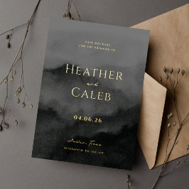 Invitación Con Relieve Metalizado Misty Mountain Black Gold Wedding Salva la fecha