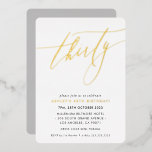 Invitación Con Relieve Metalizado moda caligráfica minimalista oro de 30 años<br><div class="desc">por kat massard >>> https://linktr.ee/simplysweetpaperie <<< Un diseño de invitación con letras a mano y a la moda para tu CUMPLEAÑOS - Tengo la mayoría de las edades disponibles en la tienda TIP: 1. Para cambiar/mover gráficos y fuentes y añadir más texto, pulse el botón "personalizar". - - - -...</div>