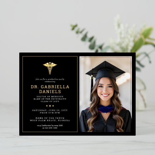 Invitación Con Relieve Metalizado Modern Medical School Graduate Doctor Graduation (Anverso de pie)