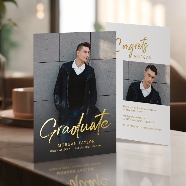 Invitación Con Relieve Metalizado Modern Script Casual Photo Graduation  (Modern Script Casual Photo Graduation Foil Invitation)