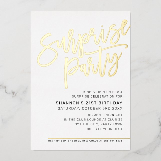 Invitación Con Relieve Metalizado MODERN SCRIPT fiesta de cumpleaños sorpresa oro ne (Anverso)