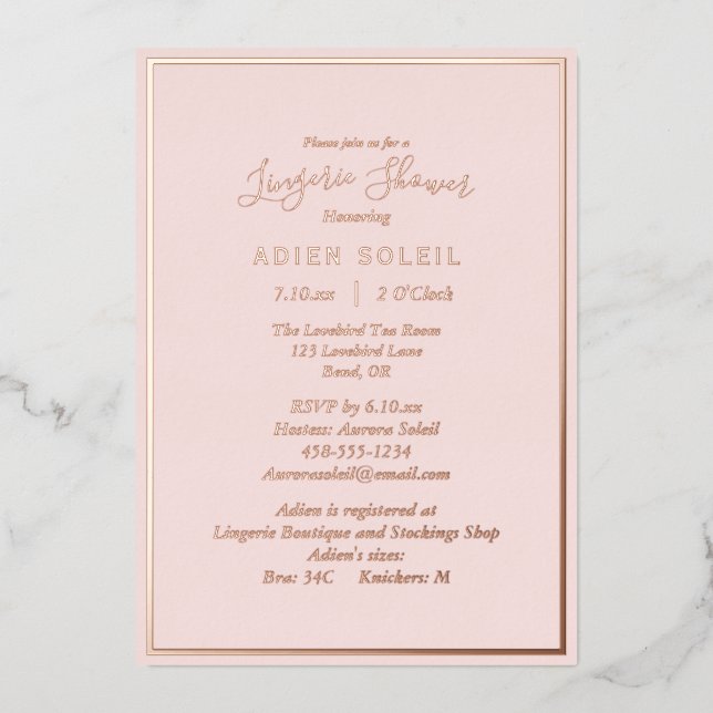 Invitación Con Relieve Metalizado Moderna y elegante ducha de Rosa Rubor Gold Linger (Anverso)