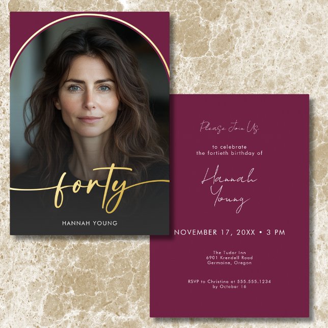 Invitación Con Relieve Metalizado Moderno Arco Mínimo de Borgoña Cuarenta Cumpleaños (Modern Minimal Burgundy Arch Fortieth Birthday Foil Invitation)