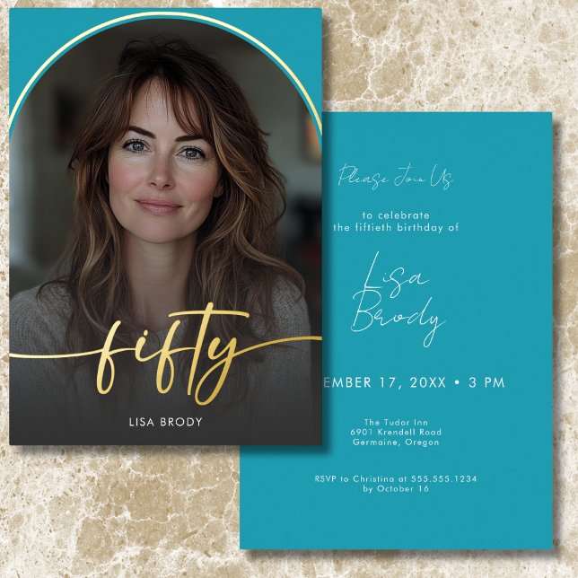 Invitación Con Relieve Metalizado Moderno Arco Mínimo Turquesa Cincuenta Cumpleaños (Modern Minimal Turquoise Arch Fiftieth Birthday Foil Invitation)