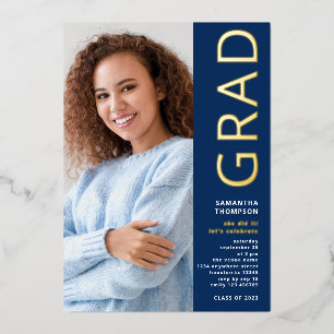 Invitación Con Relieve Metalizado Moderno Grado 2024 Foto De La Marina Gold Real