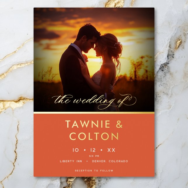 Invitación Con Relieve Metalizado Moderno guión de Naranja de atardecer Boda mínimo (Modern Sunset Orange Script Photo Wedding Invitation)