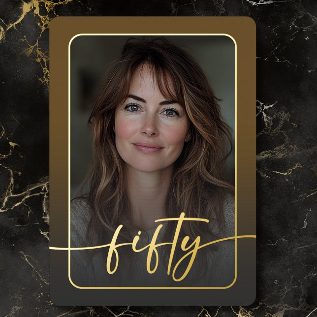 Invitación Con Relieve Metalizado Moderno Minimal Brown Foto Cincuenta Años (Modern Minimal Brown Photo Fiftieth Birthday Foil Invitation)