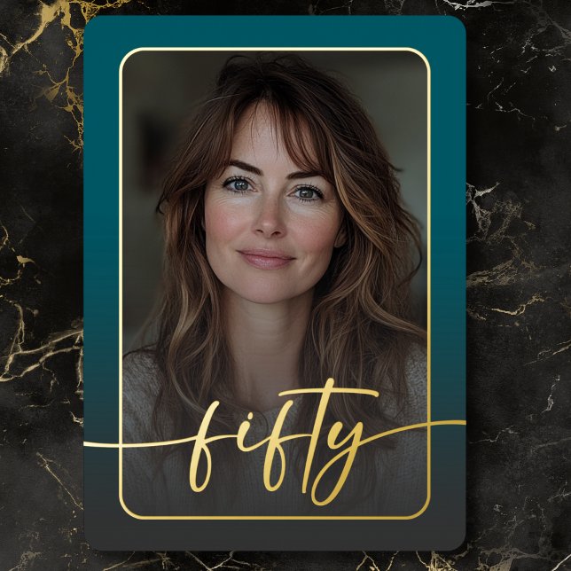 Invitación Con Relieve Metalizado Moderno Mínimo Foto Verde azulada Cincuenta Años (Modern Minimal Teal Photo Fiftieth Birthday Foil Invitation)