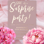 Invitación Con Relieve Metalizado Moderno y elegante Rosa doscientos cumpleaños sorp<br><div class="desc">Presentamos una nueva,  moderna y elegante invitación para cumpleaños sorpresa de adultos con un polvoriento fondo de rosa con un texto de tipografía escrito a mano con papel dorado que dice "¡shh! es un fiesta sorpresa". Personalizar esta tarjeta de plantilla agregando su propia información de fiesta.</div>