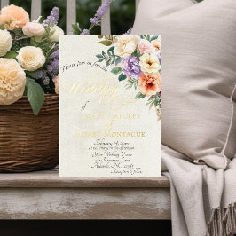 Invitación Con Relieve Metalizado Monograma floral de primavera y corona - Crema