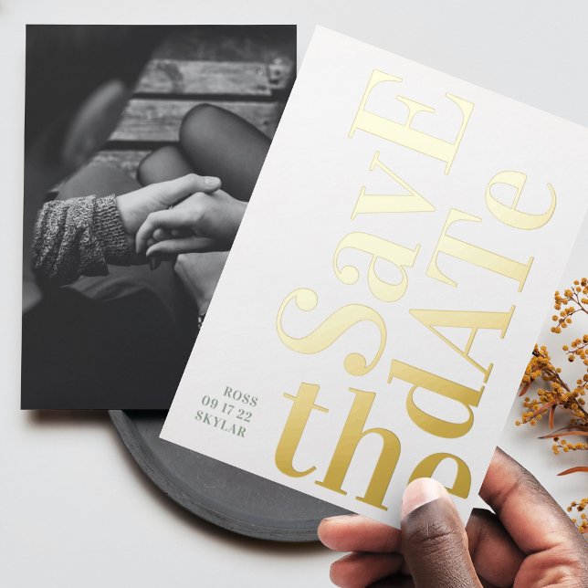 Invitación Con Relieve Metalizado Monograma Sage Green White Save The Date (Subido por el creador)